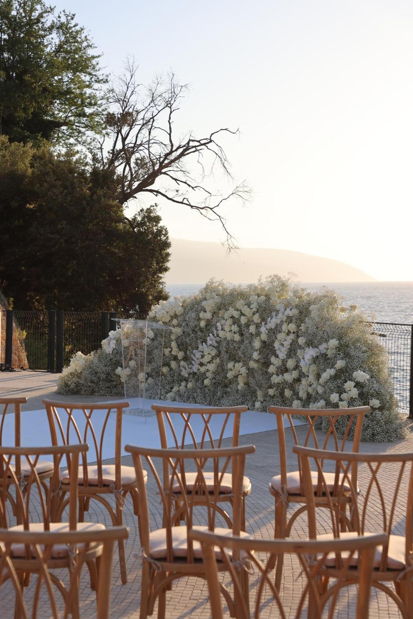 Maritim Resort Marina Bay Vlorë Exterior foto The wedding venue