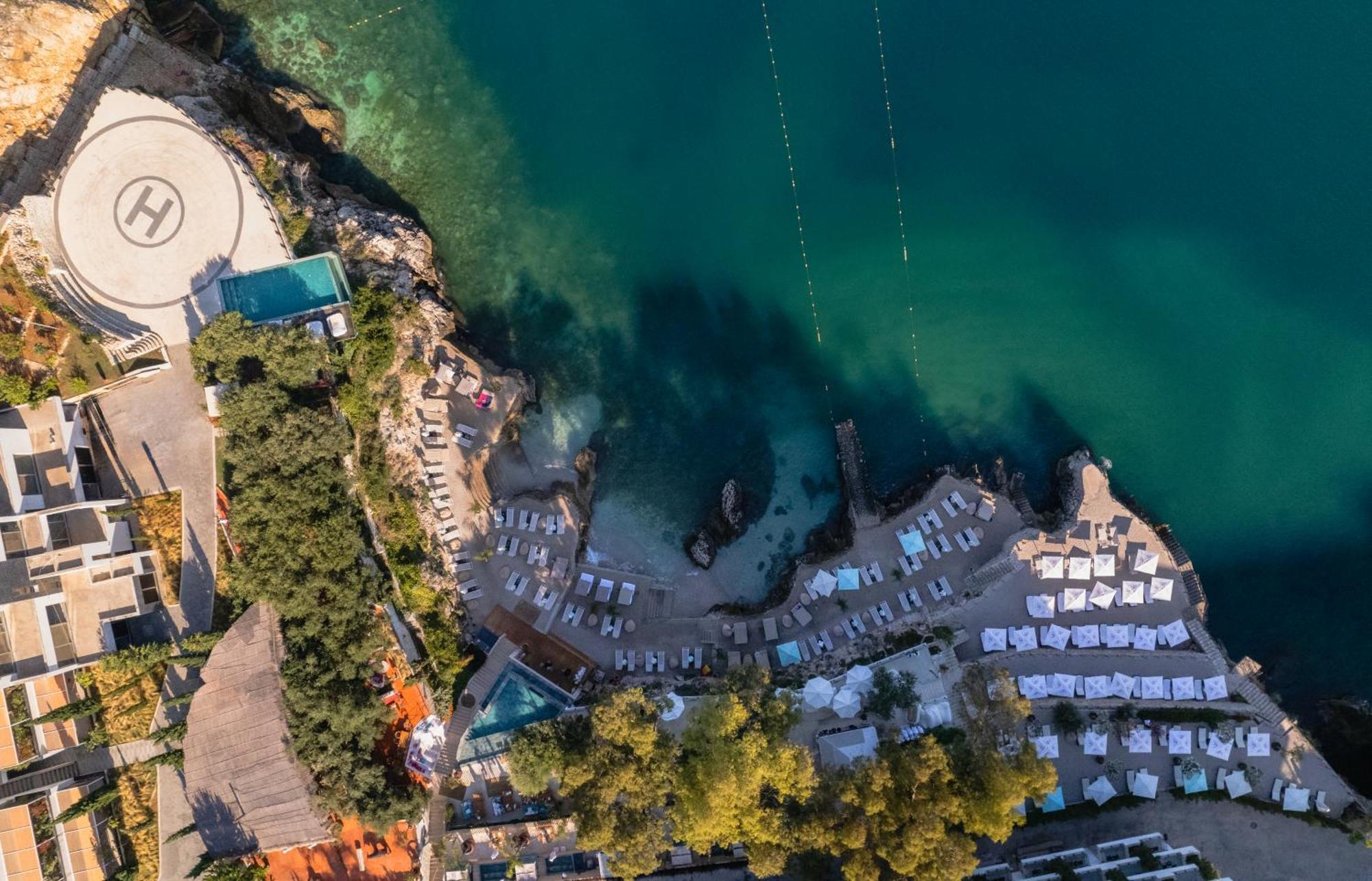 Maritim Resort Marina Bay Vlorë Exterior foto Aerial view of the hotel