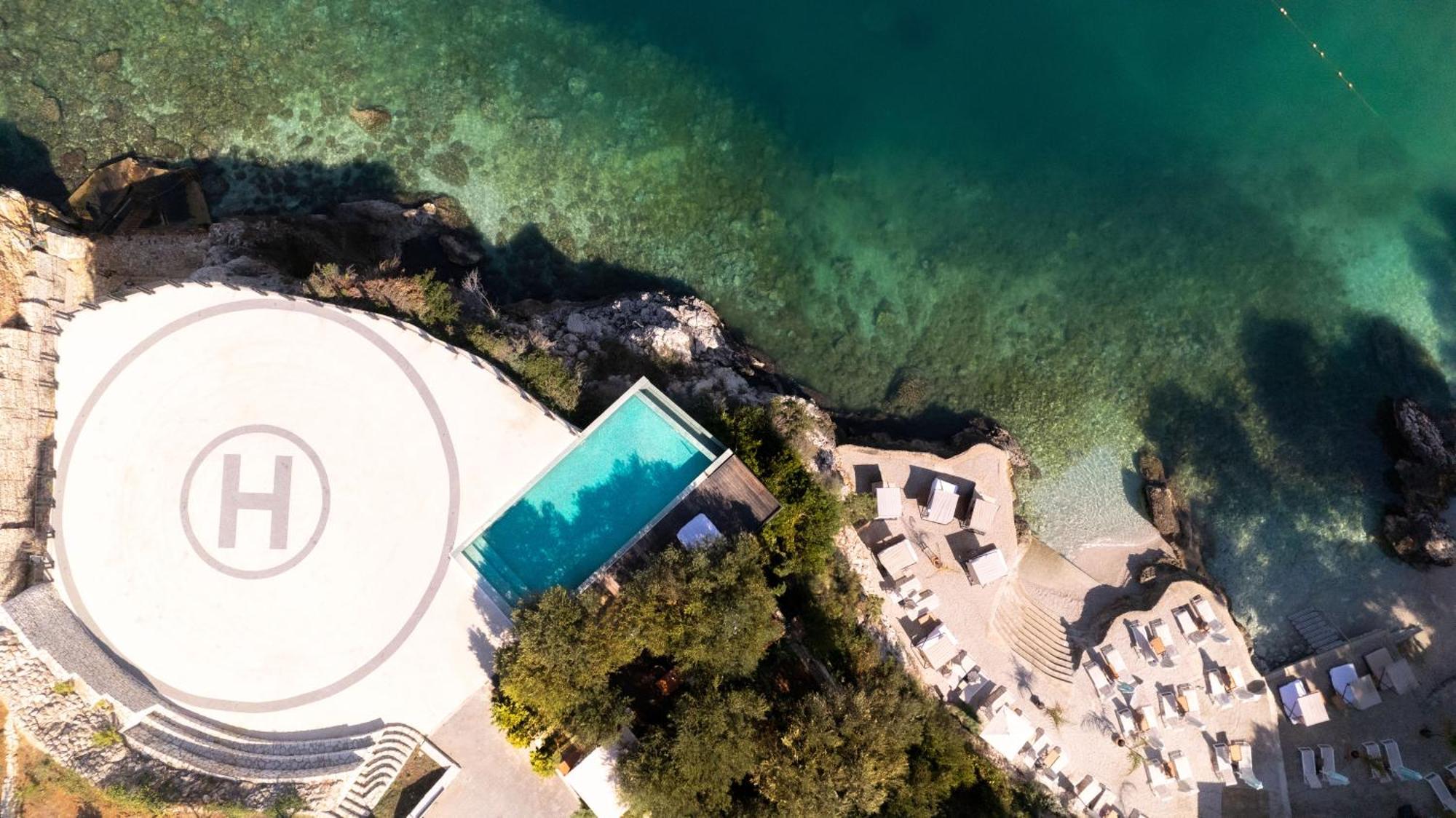 Maritim Resort Marina Bay Vlorë Exterior foto Aerial view of the pool