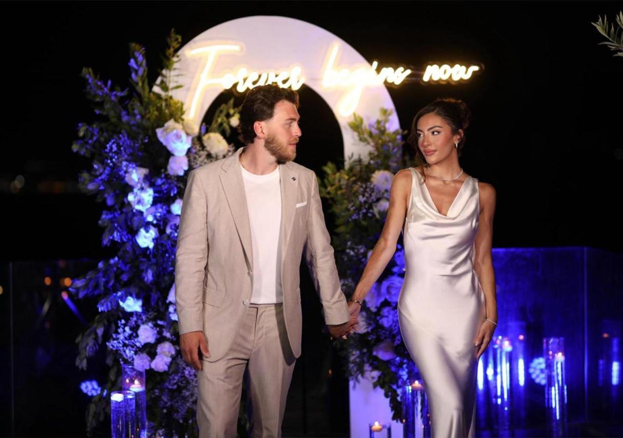 Maritim Resort Marina Bay Vlorë Exterior foto Wedding of the couple in 2019