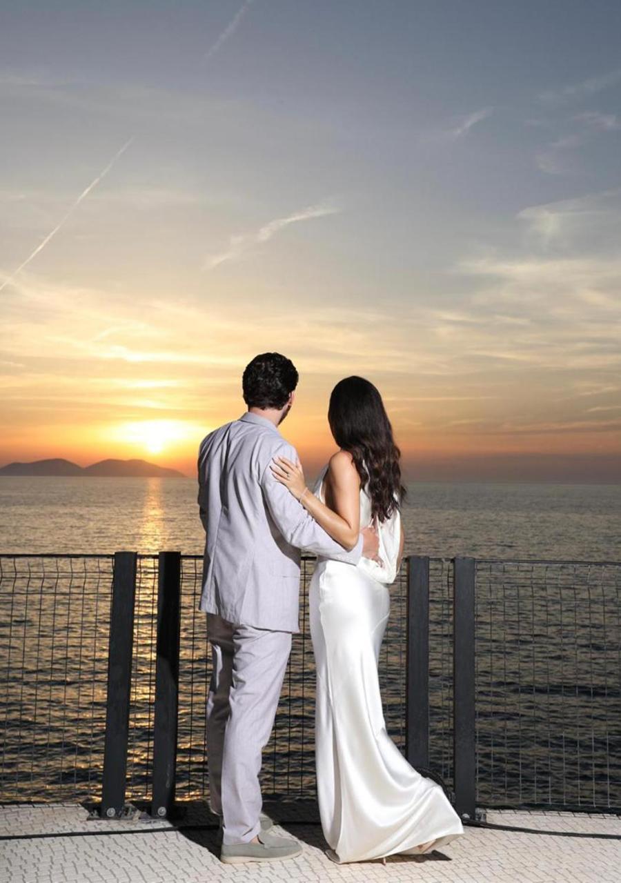 Maritim Resort Marina Bay Vlorë Exterior foto Sunset at the hotel